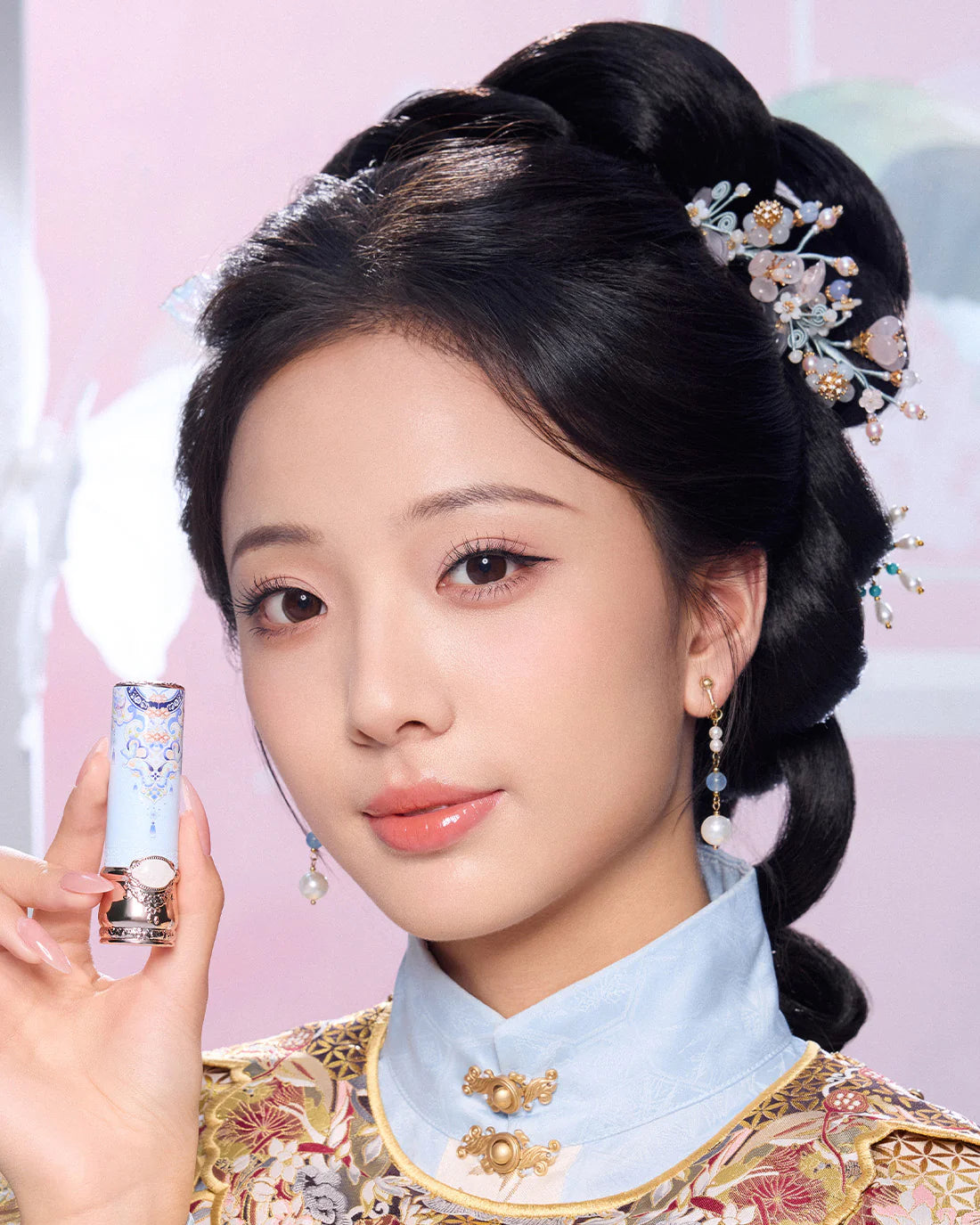 Butterfly Cloud Collar Glossy Labial